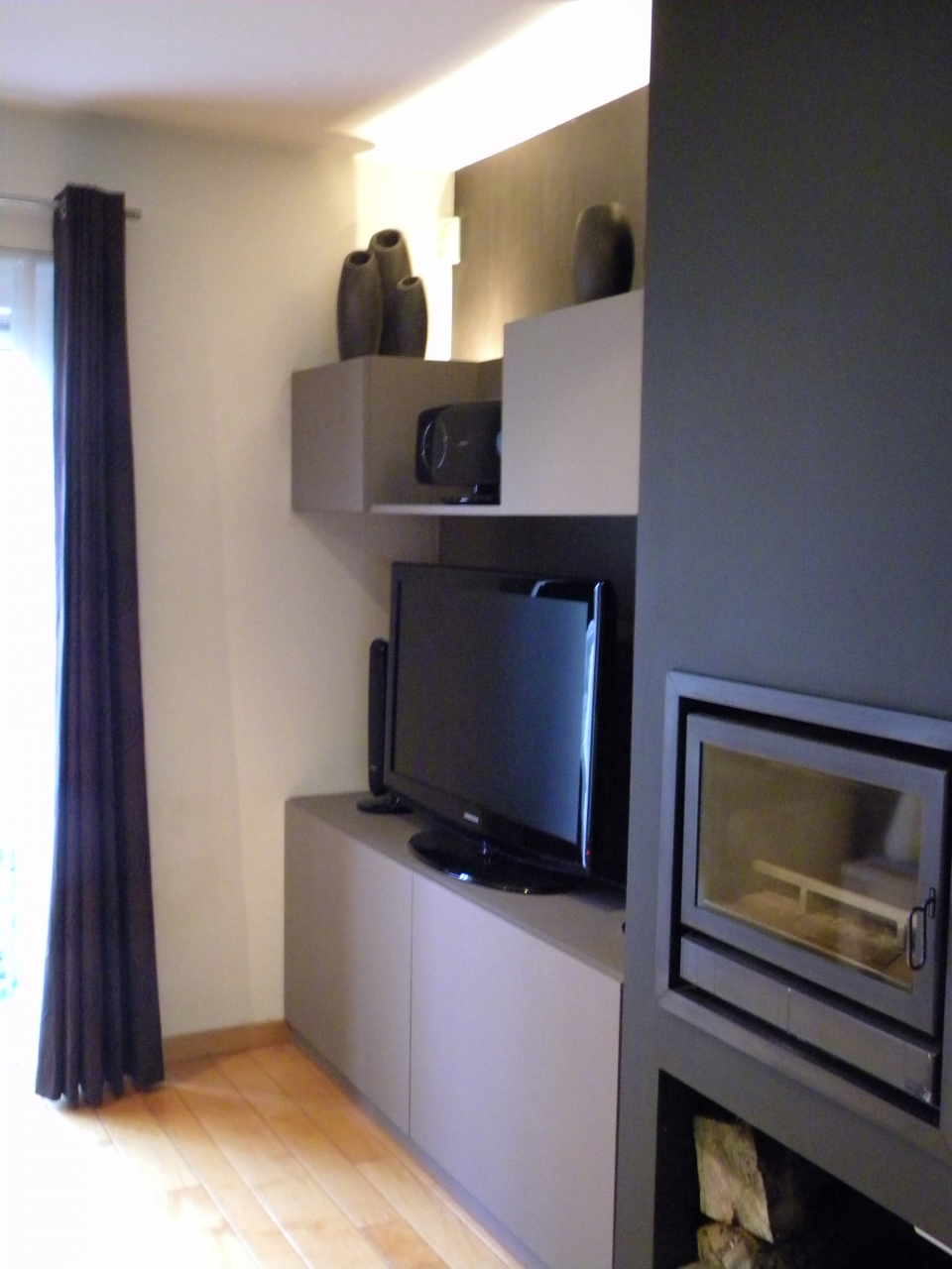 Conception de mobilier sur mesure pour un meuble TV home cinema