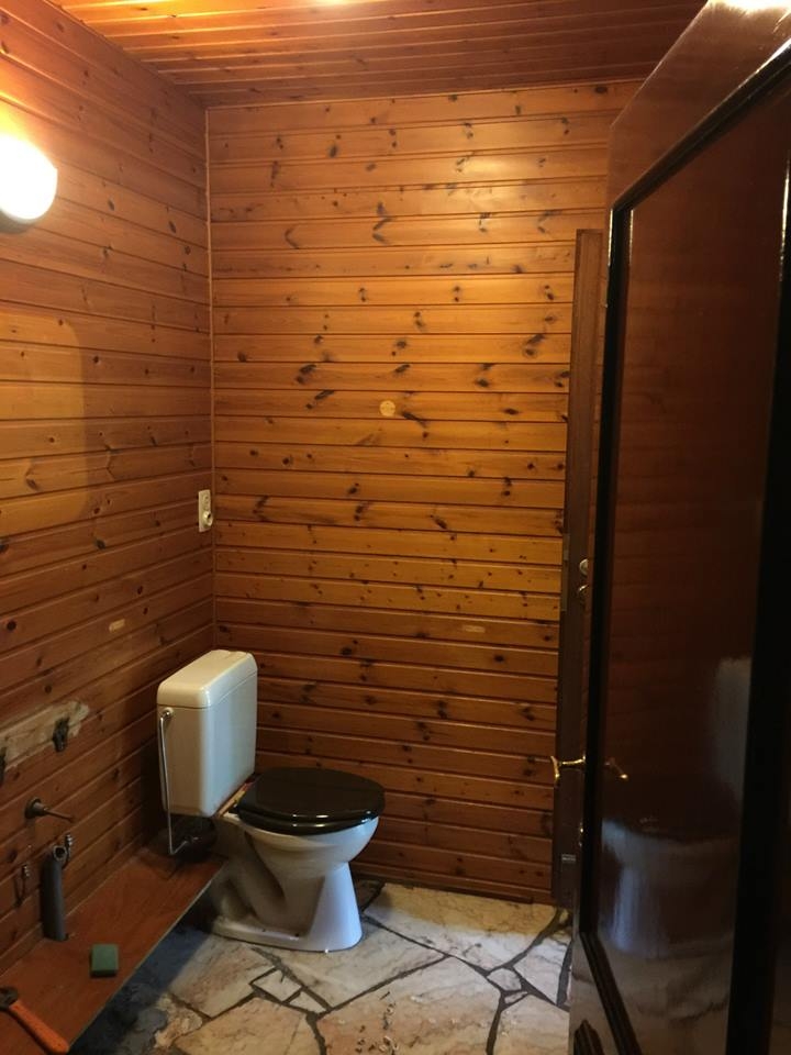 AVANT rénovation - Salle de douche